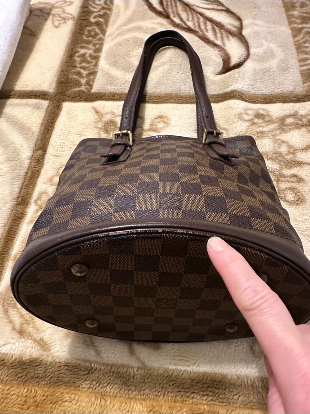 Authentic Louis Vuitton Damien Ebene bucket Marais with Red Interior - Picture 9 of 16